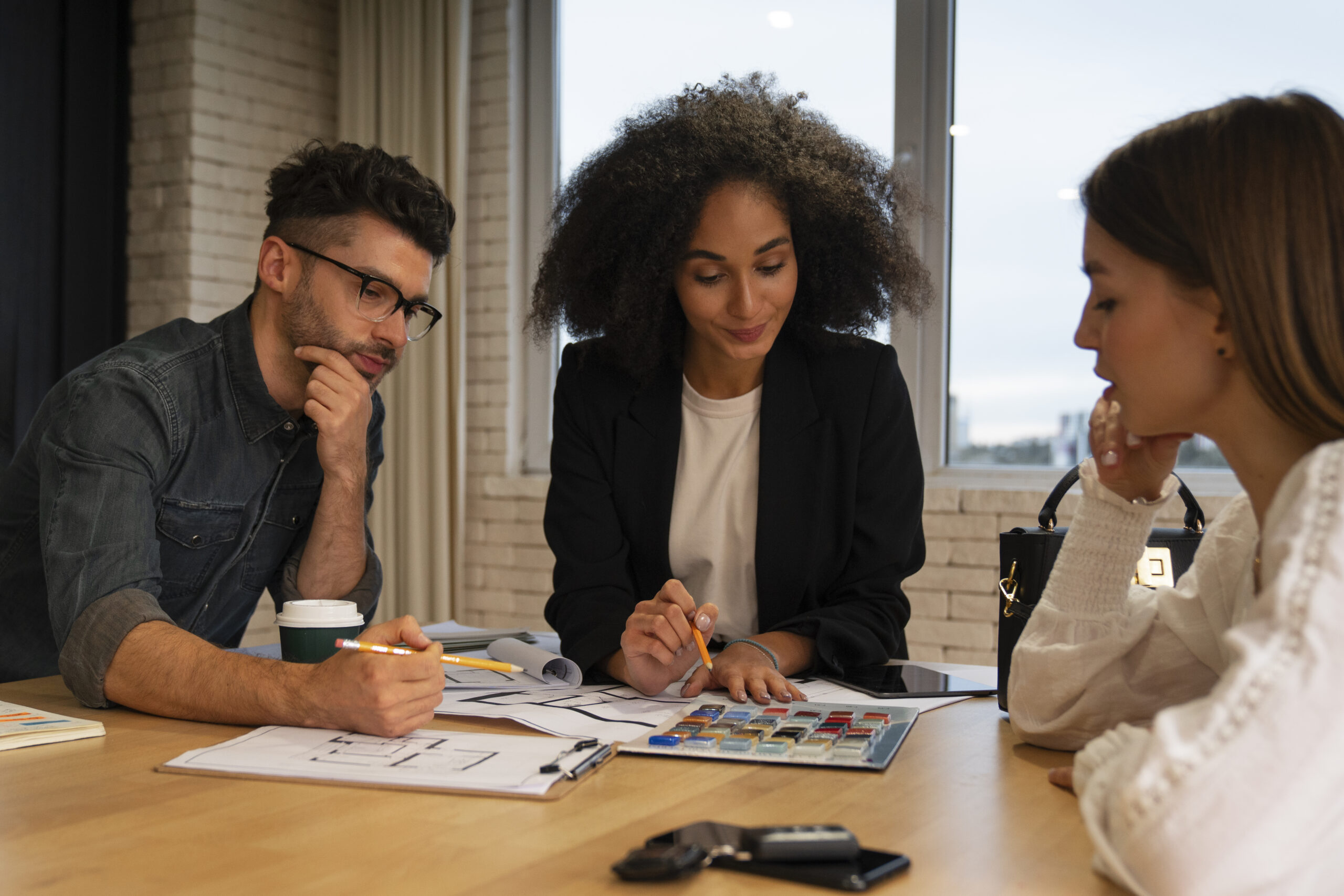 medium-shot-people-working-together